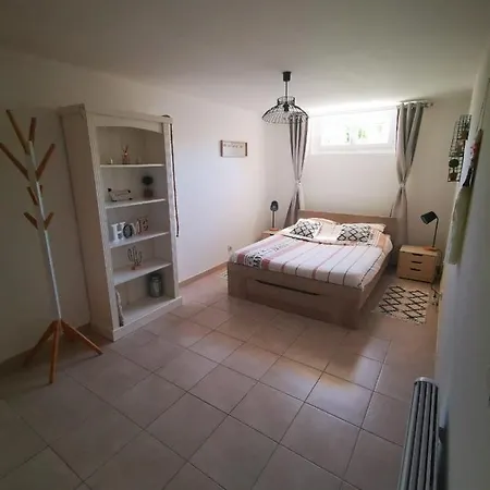 Avec Grande Piscine Et Sa Terrasse Privative Appartamento Bernis