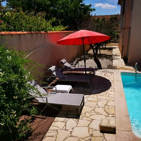 Avec Grande Piscine Et Sa Terrasse Privative