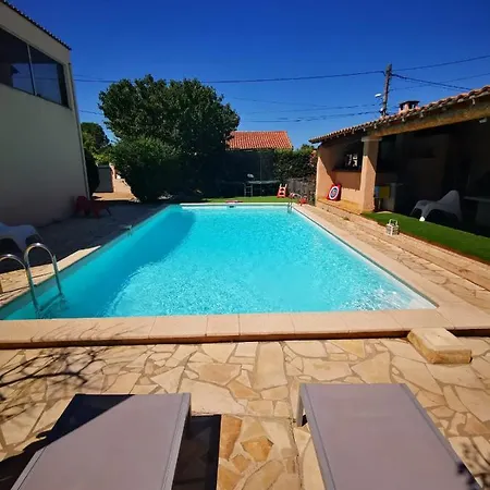 Avec Grande Piscine Et Sa Terrasse Privative Bernis