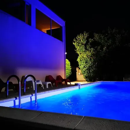 Avec Grande Piscine Et Sa Terrasse Privative Appartamento